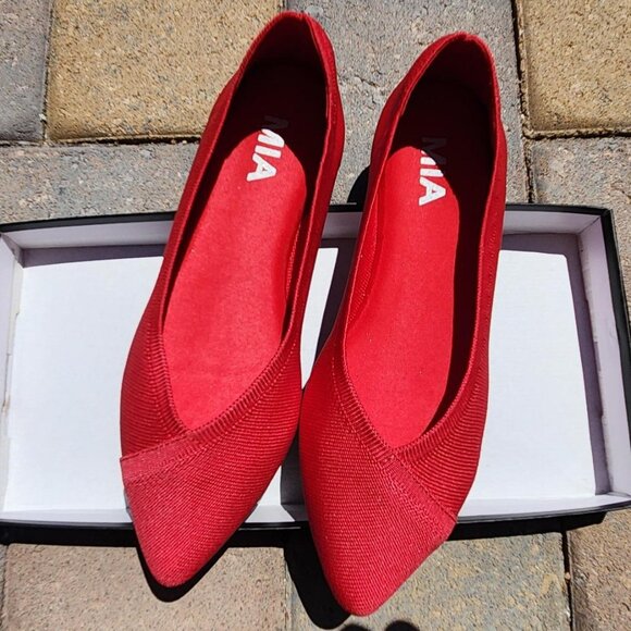 MIA Red Elanna Knit Flats Women's Size 6 - Picture 1 of 6